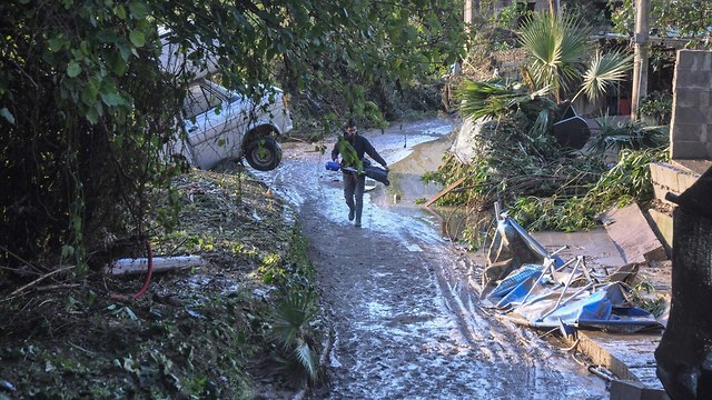 איטליה סיציליה הצפות שיטפון מבול הצפה שיטפונות נהר הרס חורבן (צילום: AFP)
