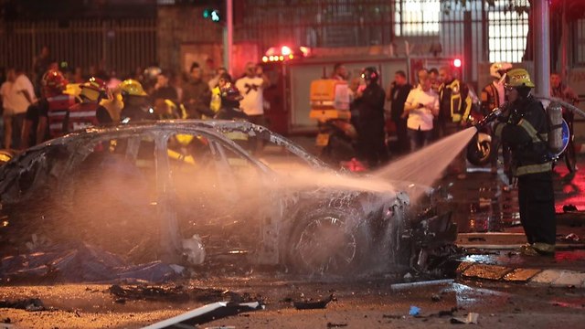 פיצוץ ברכב בדרום תל אביב (צילום:  טל שחר)