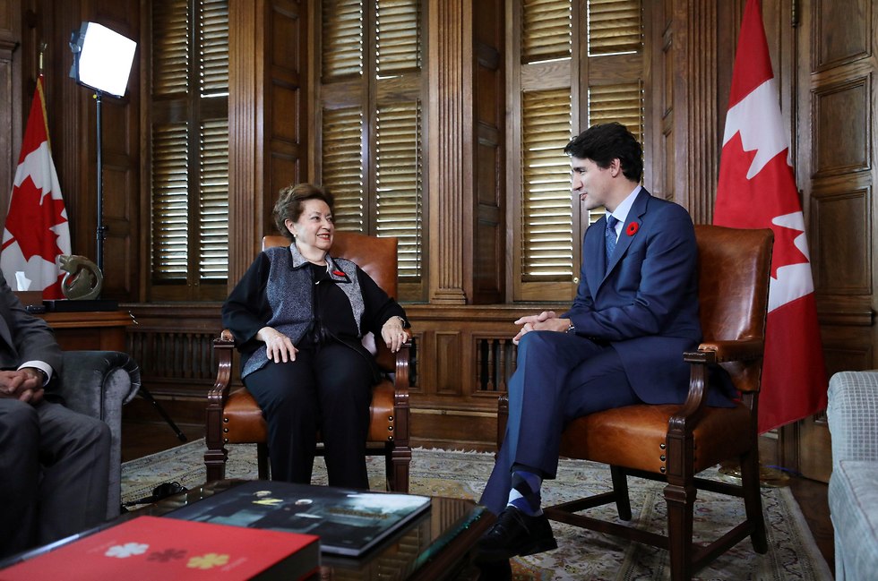 Canadian Prime Minister Trudeau meets with Ana Maria Gordon, the only surviving Canadian passenger aboard the St. Louis (Photo: Reuters)