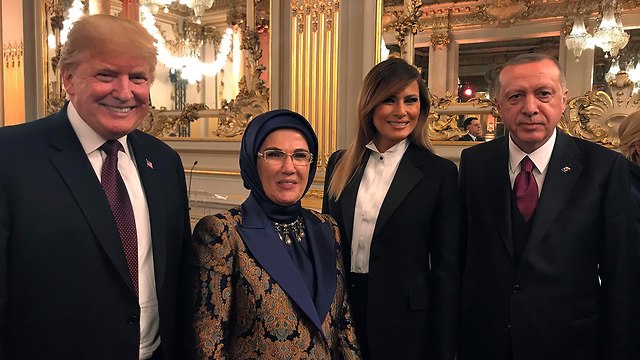 Дональд Трамп и Тайип Реджеп Эрдоган с супругами на приеме в Париже, ноябрь 2018 года. Фото: EPA