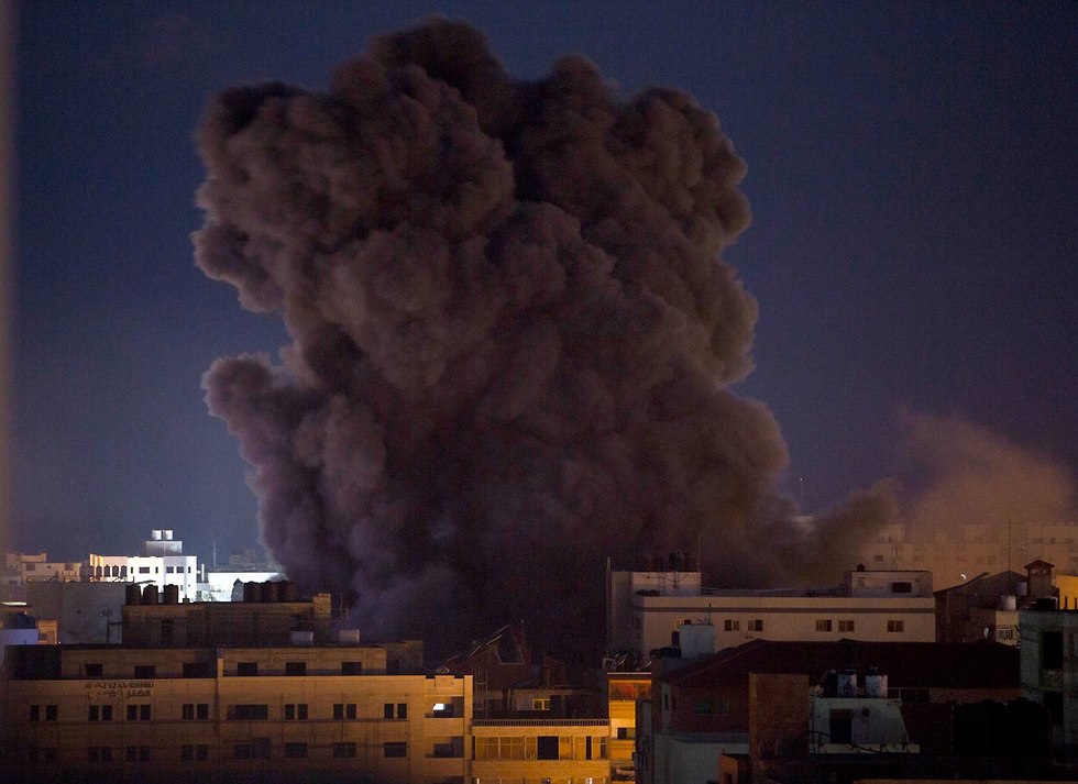 Удар по Газе. Фото: АР