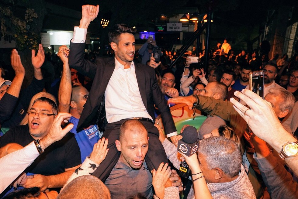 Avihai Stern celebrates in Kiryat Shmona (Photo: Efi Shrir)
