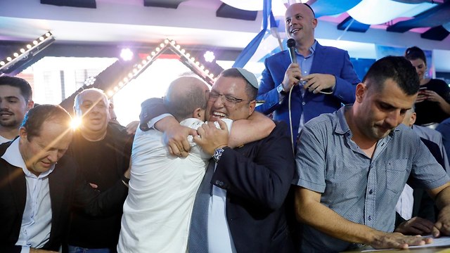 חגיגות במטה משה ליאון לאחר הניצחון בבחירות המקומיות לראשות עיריית ירושלים (צילום: EPA)