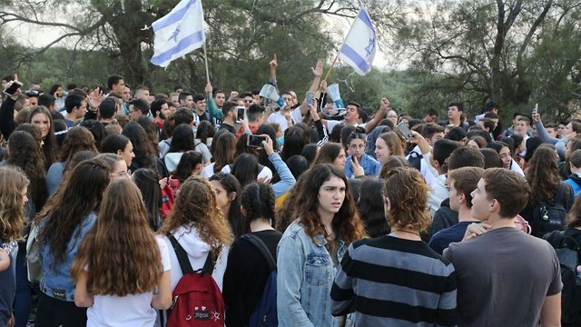 Акция протеста школьников в региональном совете Шеар ха-Негев. Фото: Моти Кимхи
