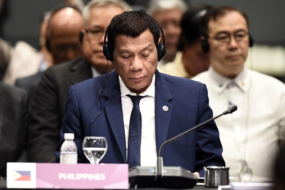 נשיא הפיליפינים רודריגו דוטרטה ועידת ASEAN ב סינגפור (צילום: AFP)