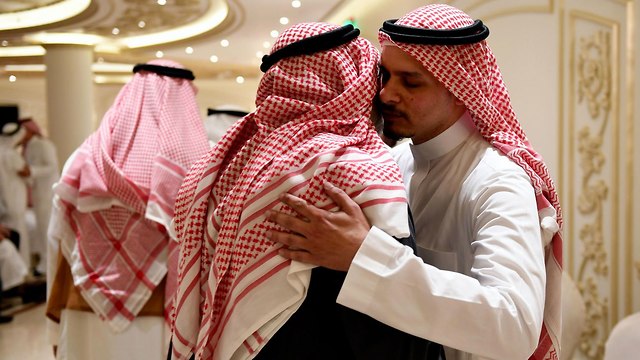 ג'מאל חשוקג'י עיתונאי סעודי תפילה תפילות (צילום: AFP)