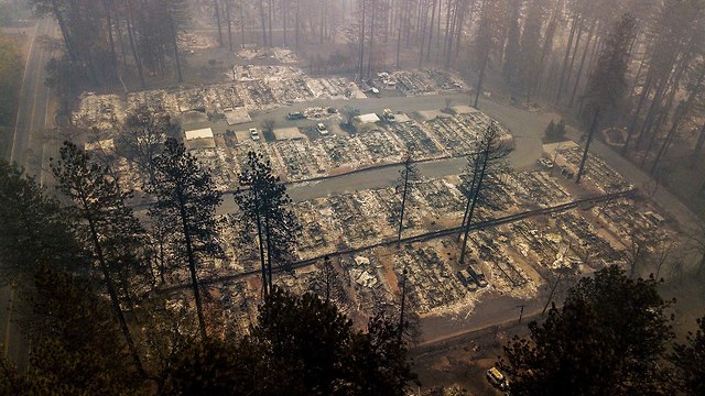 שריפה צפון קליפורניה ליד העיירה פרדייס נמשכת (צילום: AP)