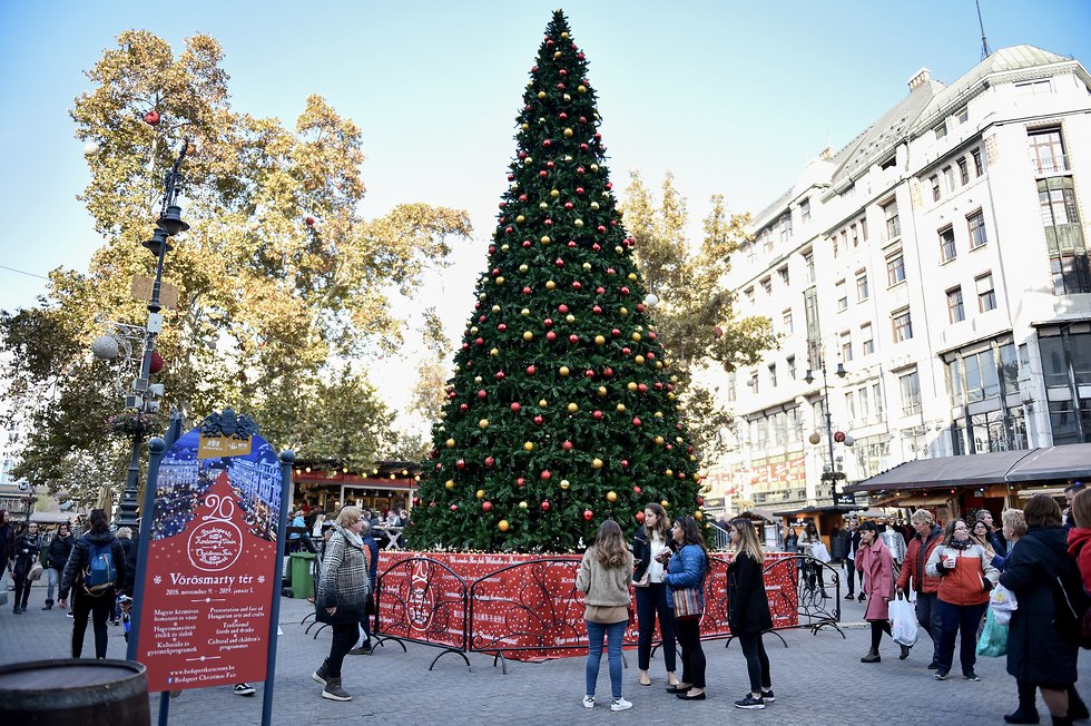 שוק חג המולד בבודפשט ()