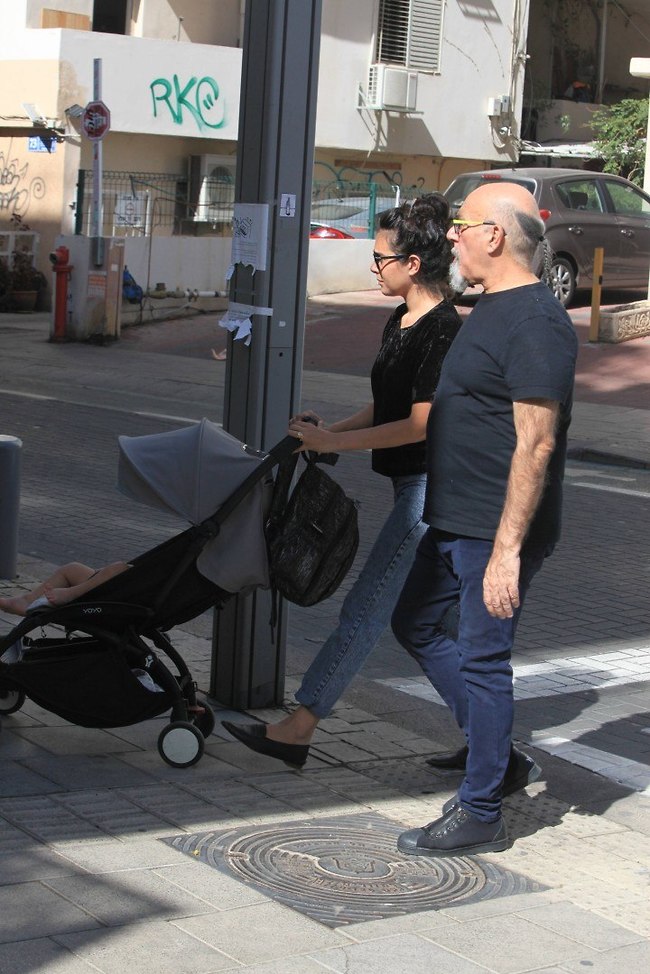 האיש והצמה (צילום: מוטי לבטון) האיש והצמה (צילום: מוטי לבטון)