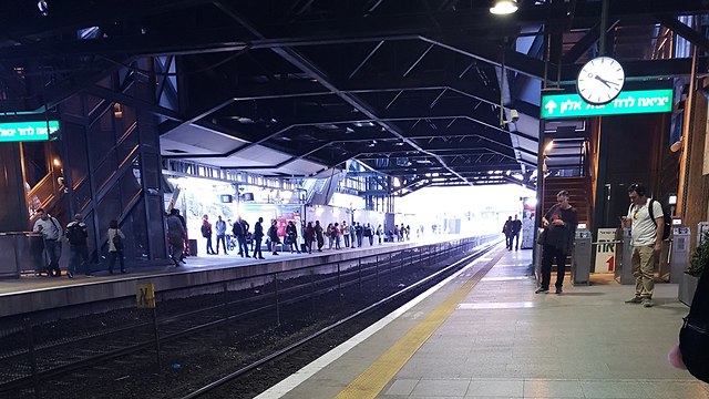 תחנת רכבת תל אביב השלום ריקה בעקבות מחאת הנכים (צילום: נועם ריכטר)