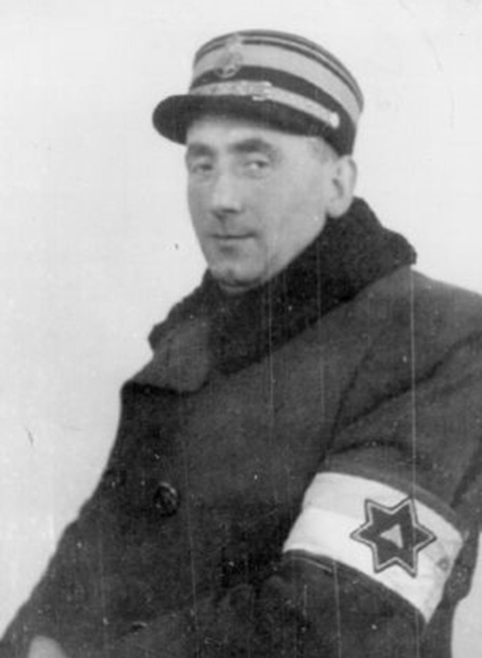 Генерал евреев. Еврейская полиция в гетто. Еврейские полицаи на службе третьего рейха. Юденрат Варшавского гетто.