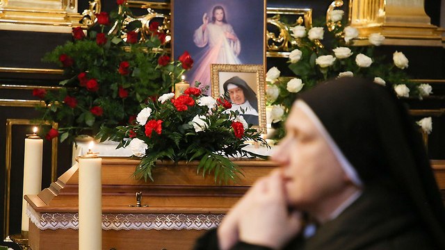 ססיליה רושאק הנזירה המבוגרת בעולם הצילה יהודים מתה בת 110 פולין (צילום: AP)
