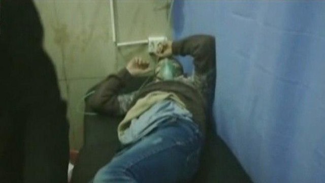 משטר אסד מאשים את המורדים בתקיפה כימית ב חלב סוריה נשק כימי ()