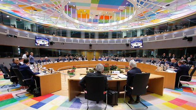 האיחוד האירופי בריסל ועידת פסגה המנהיגים אישרו את ה ברקזיט (צילום: EPA)
