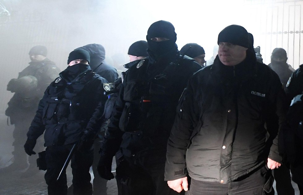 Ация протеста у посольства РФ в Киеве. Фото: АFP