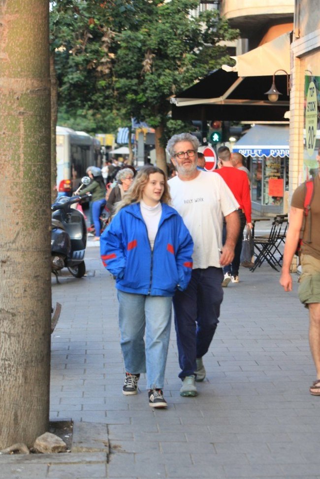 אבא שלי שף. אייל שני והבת אנה (צילום: מוטי לבטון) אבא שלי שף. אייל שני והבת אנה (צילום: מוטי לבטון)
