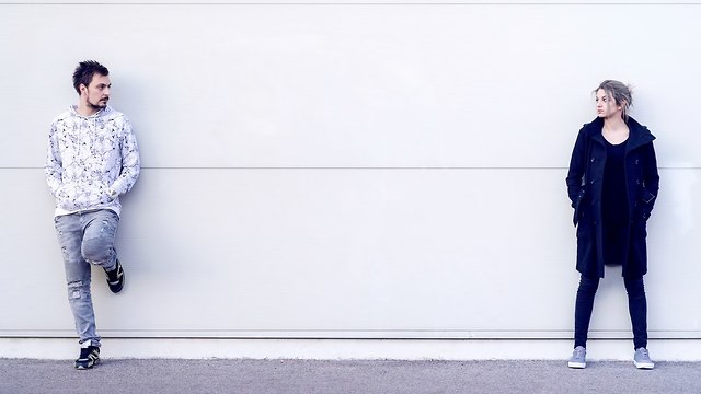 זוג שומר על דיסטנס (צילום: Shutterstock)