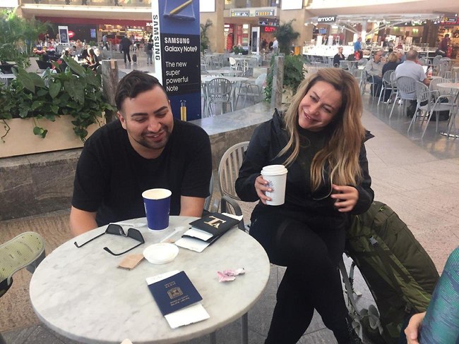 תכף לא יהיה זמן להפסקת קפה. גילי וטלי אלגבי תכף לא יהיה זמן להפסקת קפה. גילי וטלי אלגבי