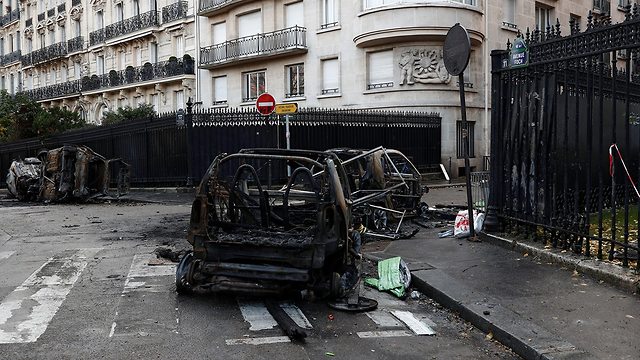 נזקים בפריז לאחר הפגנות (צילום: רויטרס)