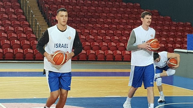 נבחרת ישראל בגיאורגיה (צילום: איגוד הכדורסל)