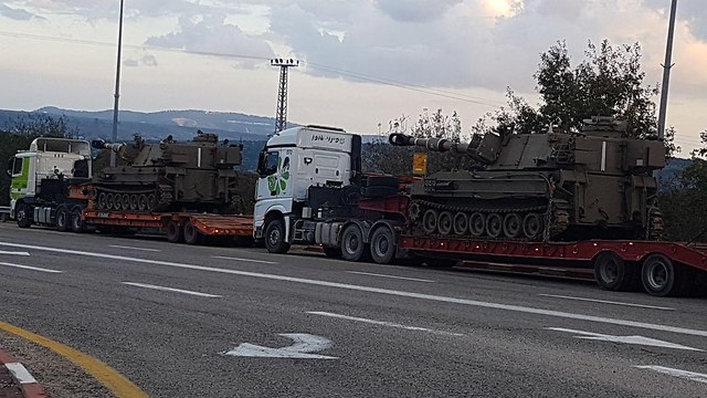 ניוד כוחות שריון לעבר גבול לבנון (צילום: יואב זיתון)