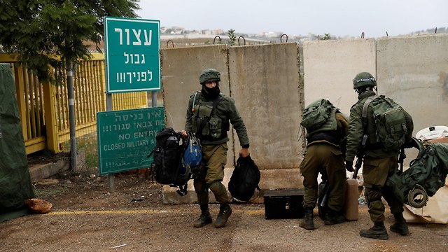 IDF soldiers near Israel-Lebanon border  (Photo: Reuters)