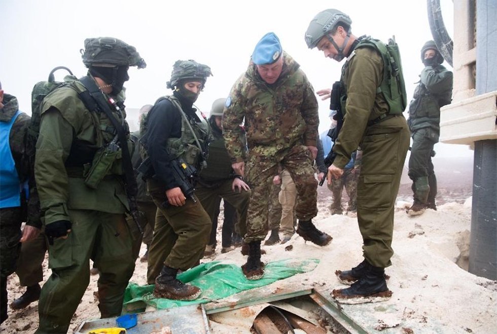 Maj. Gen. Strick with the UNIFIL commander (Photo: IDF Spokesman's Office)