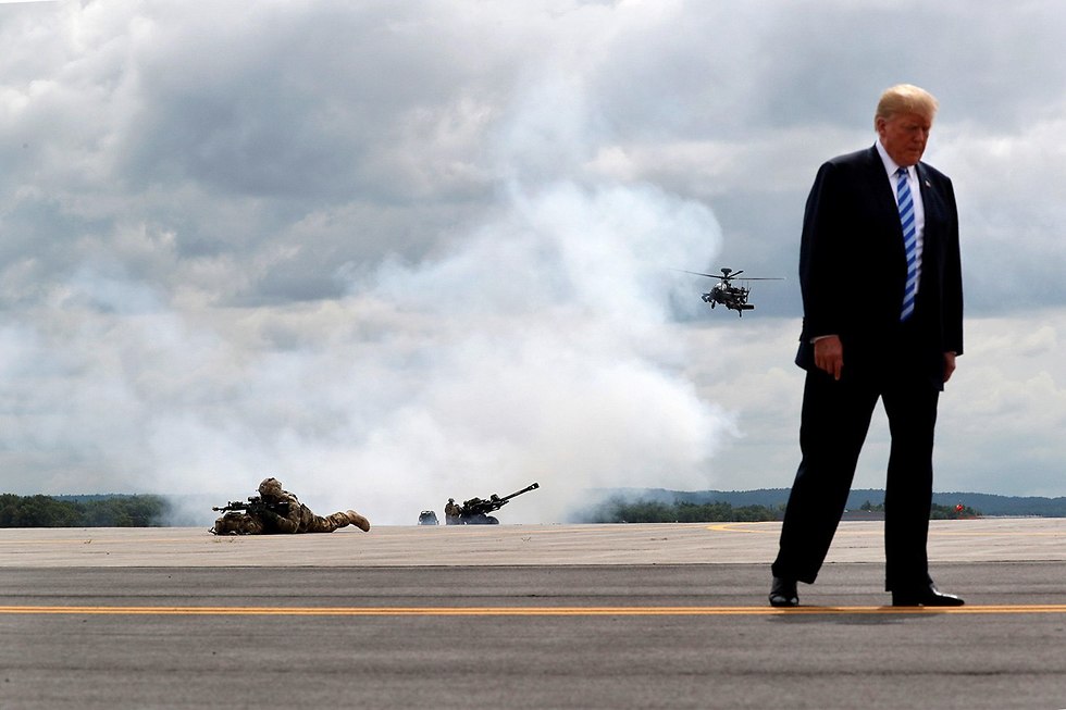 רויטרס תמונות השנה דונלד טראמפ מפגן צבאי ניו יורק אוגוסט (צילום: רויטרס)