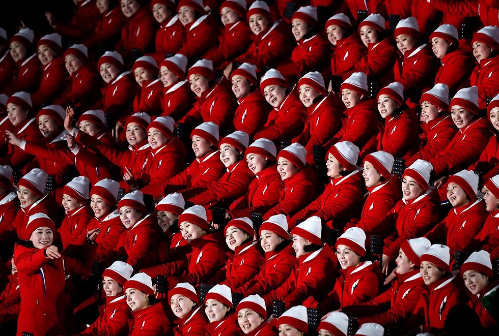 רויטרס תמונות השנה מעודדות של צפון קוריאה טקס פתיחה אולימפיאדת החורף פברואר (צילום: רויטרס)