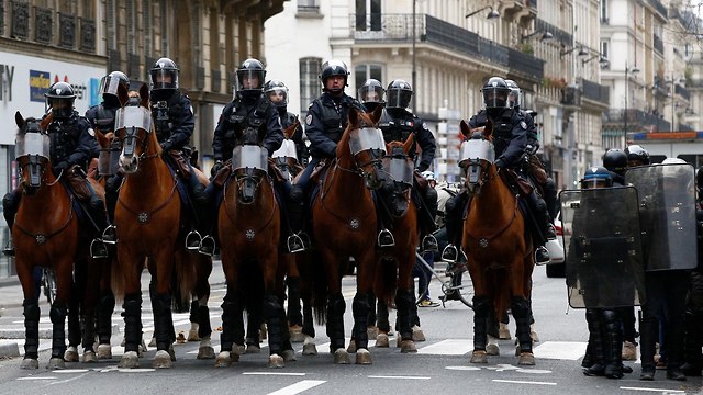 צרפת מהומות פריז יוקר המחיה (צילום: רויטרס)
