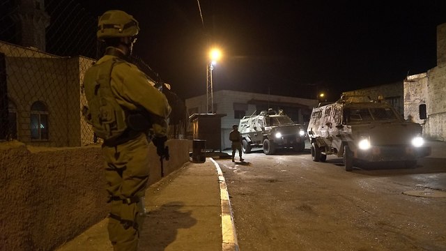 IDF forces searching for perpetrator (Photo: IDF Spokesman's Office)