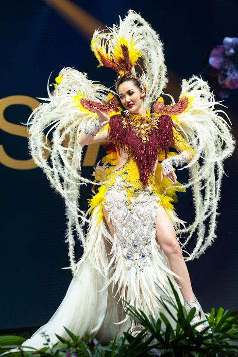 בהשראת ציפור גן עדן. מיס אינדונזיה (צילום: Patrick Prather, Miss Universe)