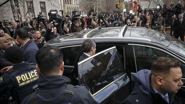 מייקל כהן יוצא מבית המשפט (צילום: APF)