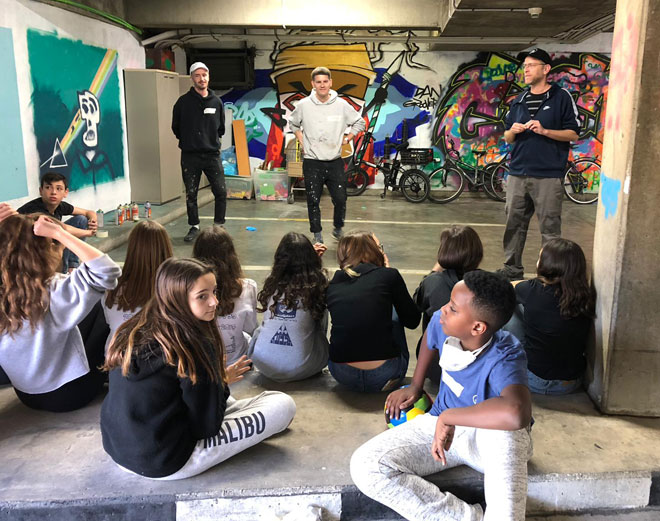 השבוע בתל אביב, עם תלמידי בית הספר לאמנויות (צילום: באדיבות עיריית תל-אביב-יפו)