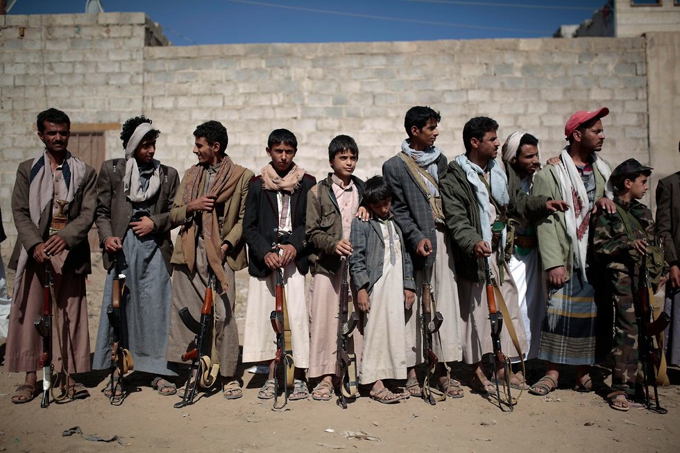 שבטים שנמאנים למורדים החות'ים הפגנת תמיכה בשיחות השלום תימן (צילום: AP)