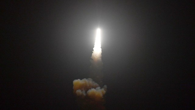 שיגור איגיס יירוט טיל בליסטי ניסוי (צילום: AP)