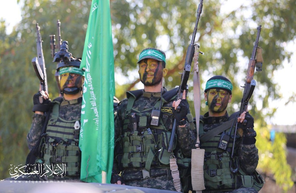 Парад боевиков ХАМАСа