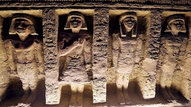 אתר הקבורה שהתגלה דרומית לקהיר (צילום: רויטרס)