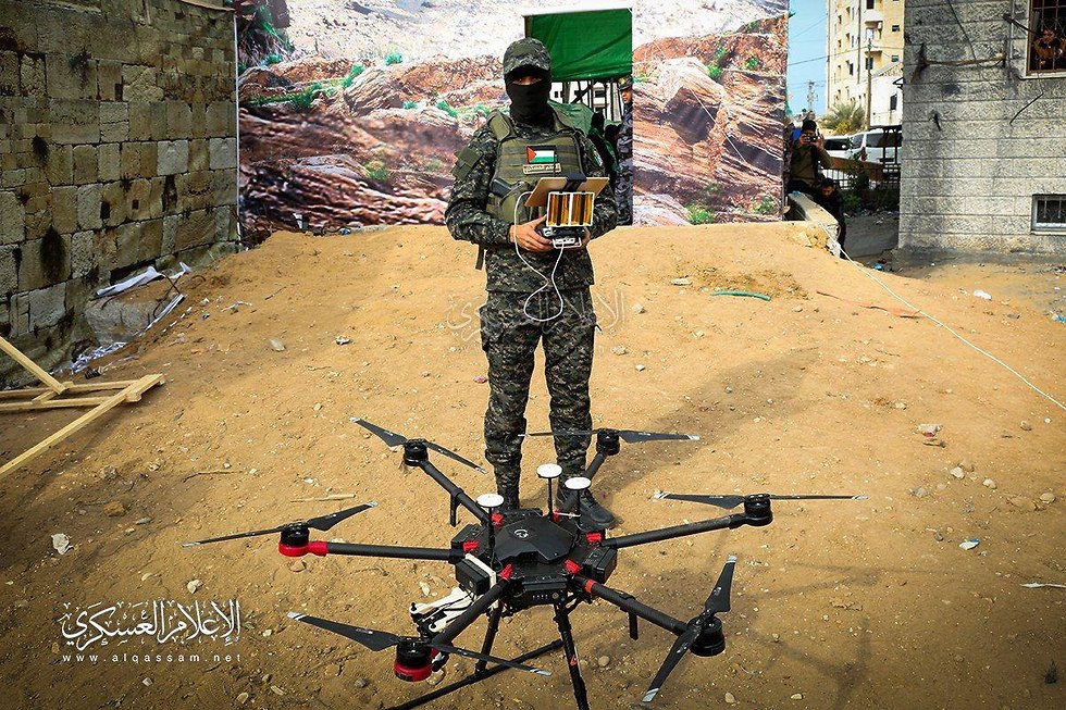 Террорист ХАМАСа с дроном