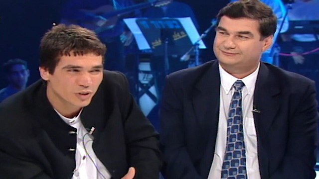 דן שילון מראיין את איציק אברג'יל בשנת 1994 (באדיבות רשת)