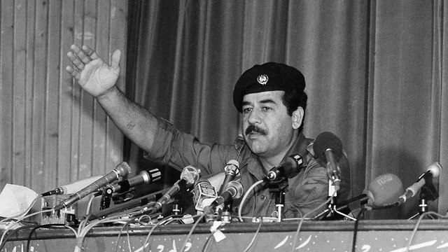 סדאם חוסיין ב 1980 (צילום: AP)