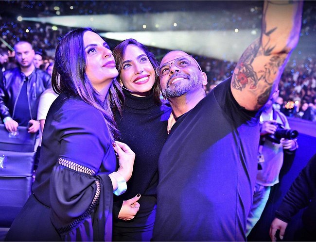 אישרת לו לצאת איתה? גולן וגרינברג יחד עם החברה הטובה אופירה אסייג (צילום:ארן חן צלמים) אישרת לו לצאת איתה? גולן וגרינברג יחד עם החברה הטובה אופירה אסייג (צילום:ארן חן צלמים)