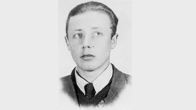 הניצול האחרון ממרד גטו ורשה, שמחה רותם קאז'יק, בצעירותו (צילום: מוזיאון בית לוחמי הגטאות, ארכיון התצלומים)