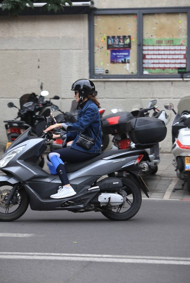 קורעת את העיר (צילום: מוטי לבטון) קורעת את העיר (צילום: מוטי לבטון)