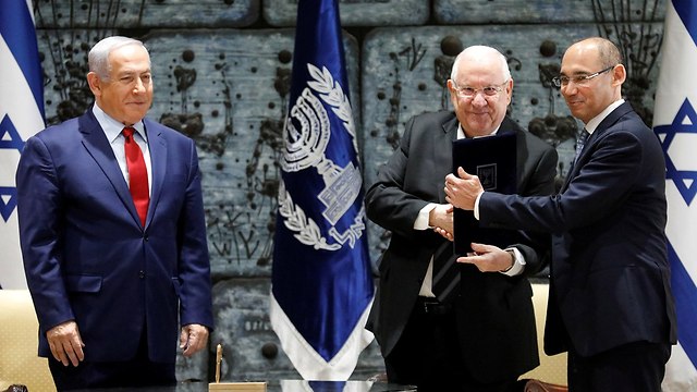 נשיא המדינה ראובן רילבין וראש הממשלה בנימין נתניהו בטקס מינוי נגיד בנק ישראל אמיר ירון (צילום: רויטרס)
