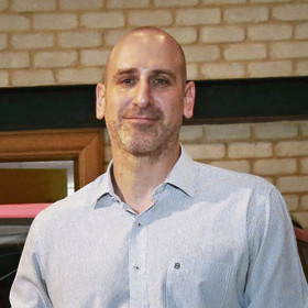 בועות: נסרין קדרי גוזרת קופון