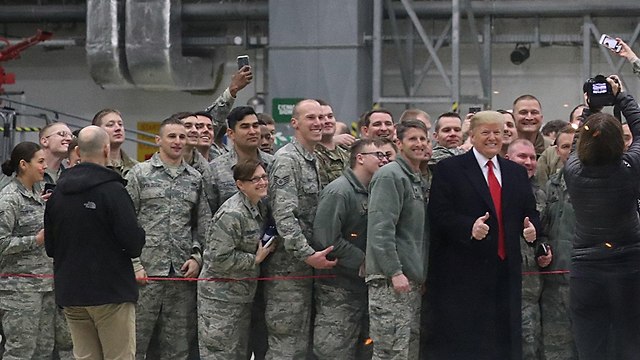 דונלד טראמפ בבסיס האמריקני רמשטיין ב גרמניה (צילום: רויטרס)