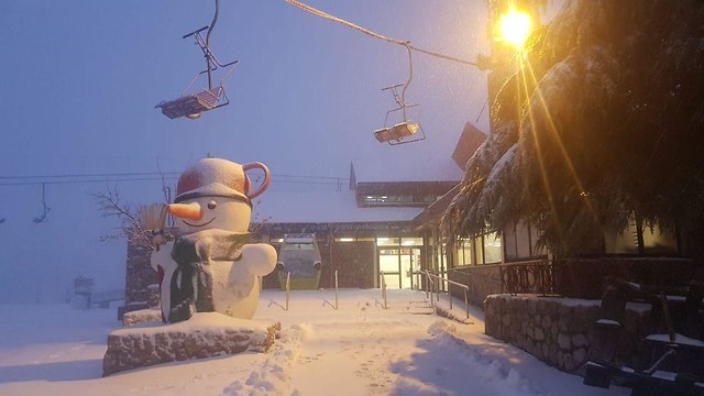 Снеговик ожидает гостей. Фото: пресс-служба