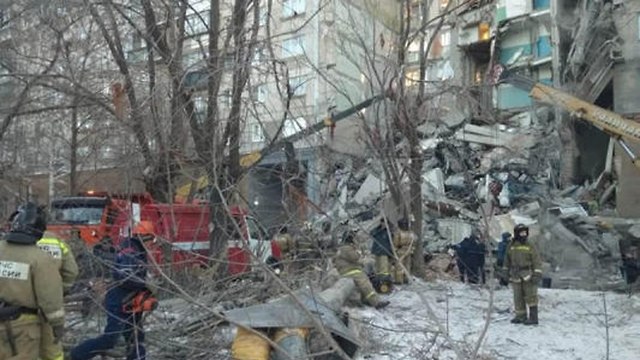 פיצוץ גז ו קריסת בניין ב מגניטוגורסק ב רוסיה (צילום:רויטרס)