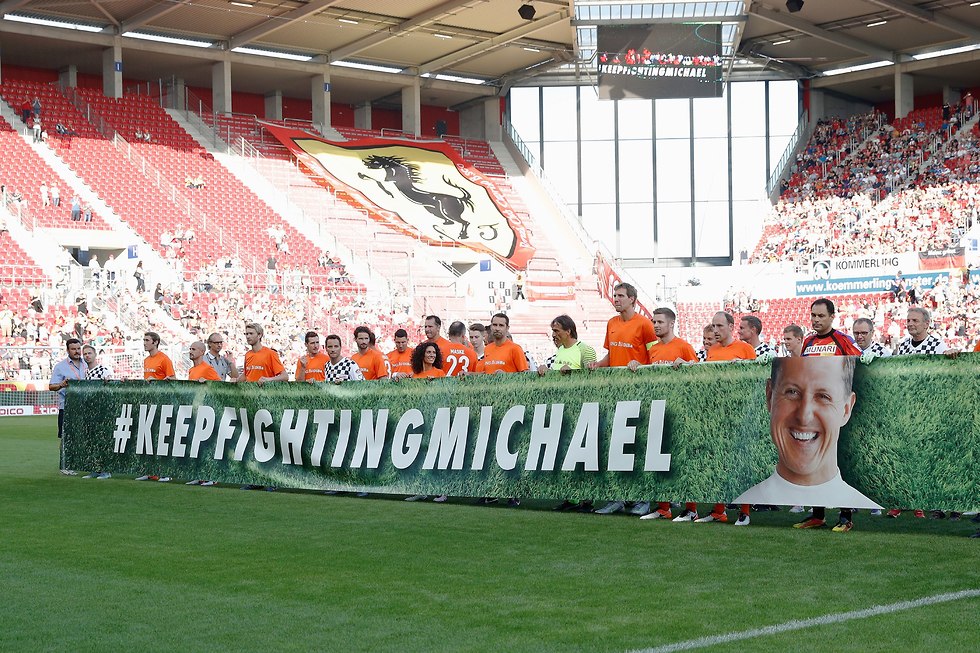 דירק נוביצקי במשחק כדורגל שאורגן למען תמיכה בשומאכר (צילום: getty images)